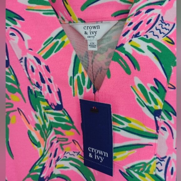 Crown & Ivy Pink Tropical V-Neck Top - Picture 4 of 7